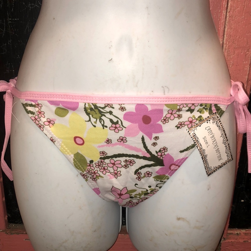 3/$20 or 5 for $25 Bundle Sale❗️ NWT Bikini Swim Bottoms, Sz. L